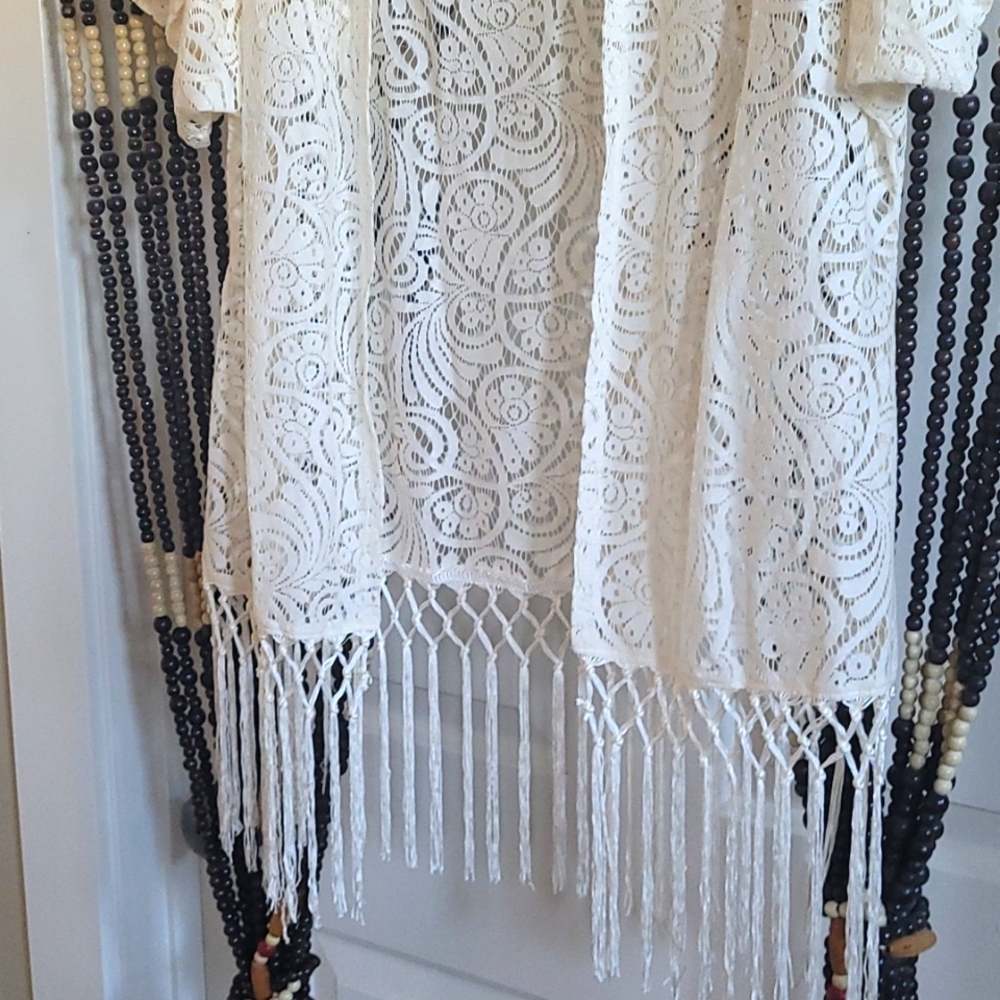 Gorgeous boho cover-up - Picture 3 of 7